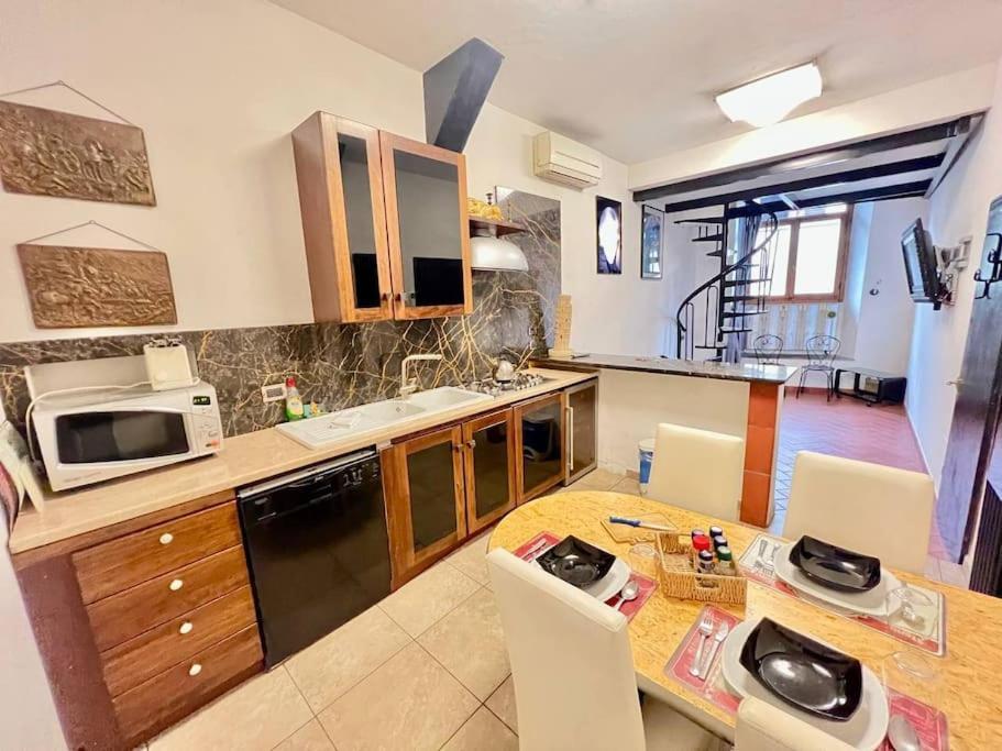 Old Town Florence- Love Apartment ภายนอก รูปภาพ